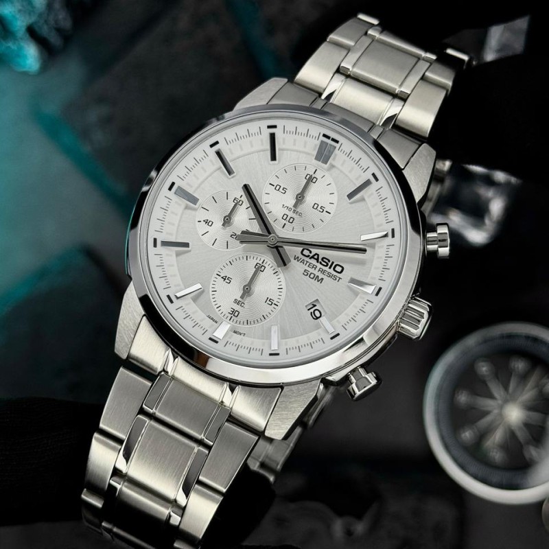 Мужские часы Casio MTP-E510D-7A — классический хронограф с минеральным стеклом и стальным браслетом