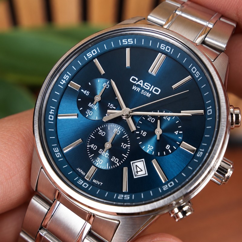 Чоловічий годинник Casio MTP-E515D-2A1 з хронографом та синім циферблатом