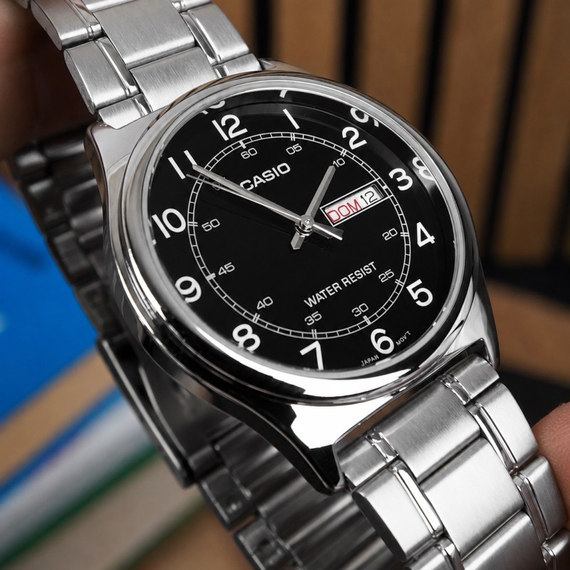 Чоловічий годинник Casio MTP-V006D-1B2 з календарем та металевим браслетом