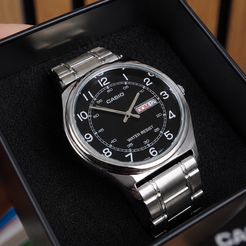Чоловічий годинник Casio MTP-V006D-1B2 з календарем та металевим браслетом