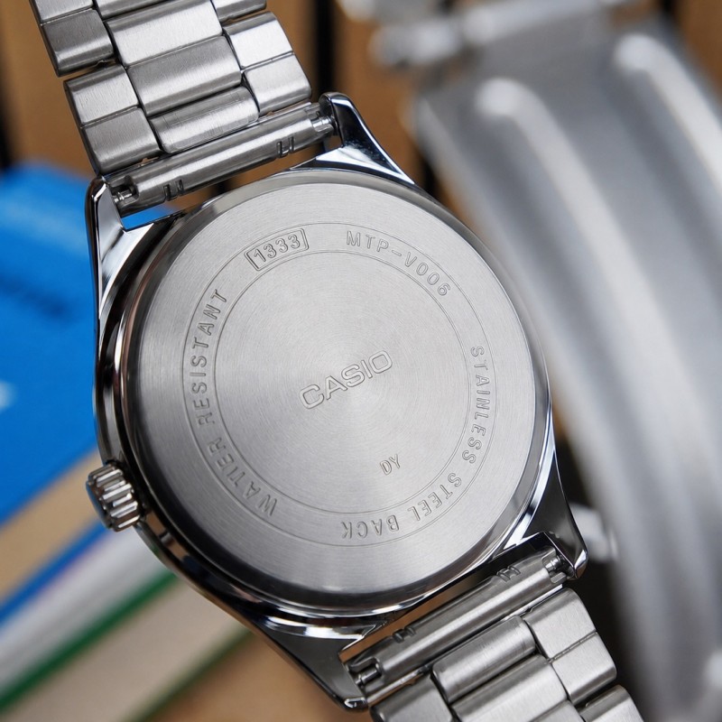 Чоловічий годинник Casio MTP-V006D-1B2 з календарем та металевим браслетом