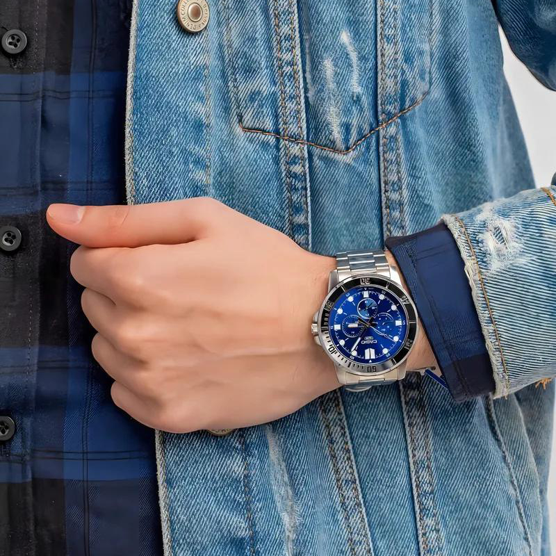 Чоловічий годинник Casio MTP-VD300D-2E — Класичний сталевий дизайн з синім циферблатом та календарем