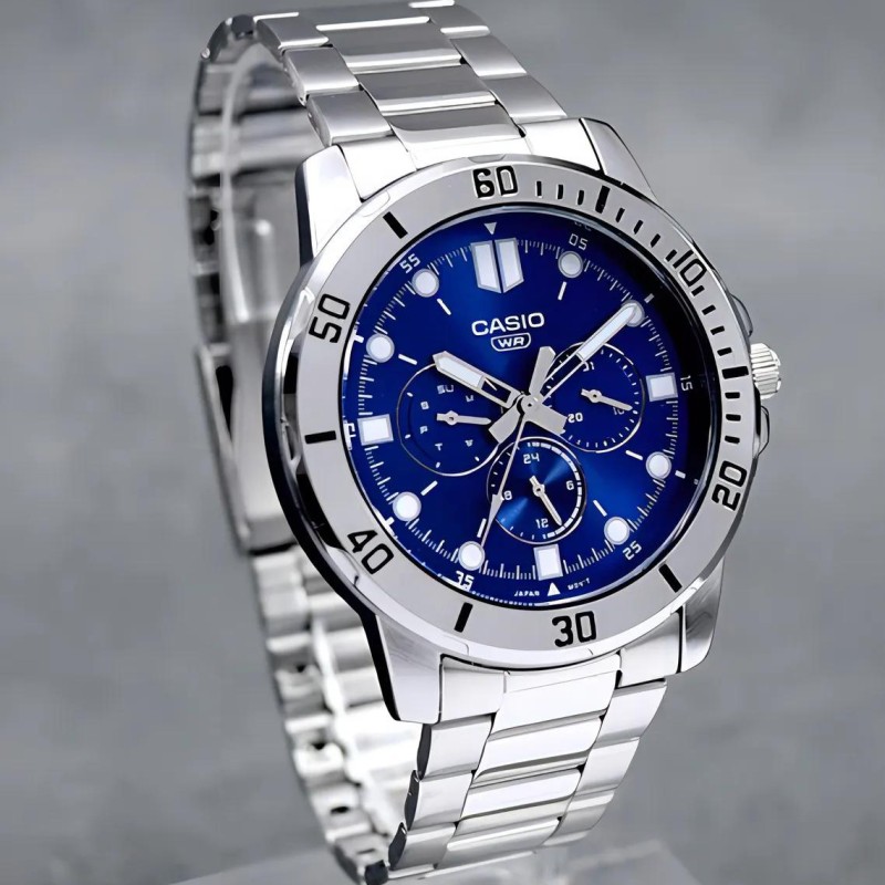 Чоловічий годинник Casio MTP-VD300D-2E — Класичний сталевий дизайн з синім циферблатом та календарем