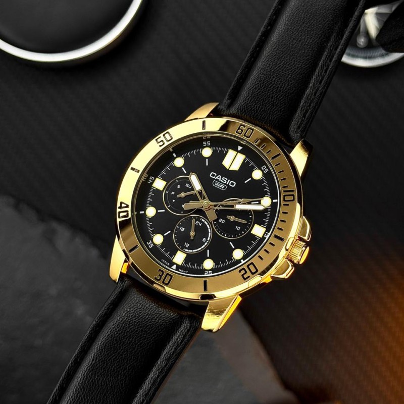 Чоловічий годинник Casio MTP-VD300GL-1E — класична модель з японським механізмом та шкіряним ремінцем