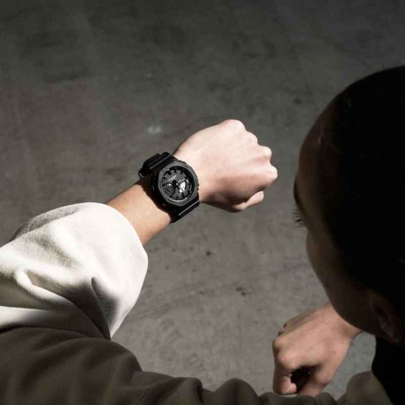 Мужские часы Casio G-SHOCK GA-2100BCE-1A Carbon Core Guard, водонепроницаемость 20 ATM