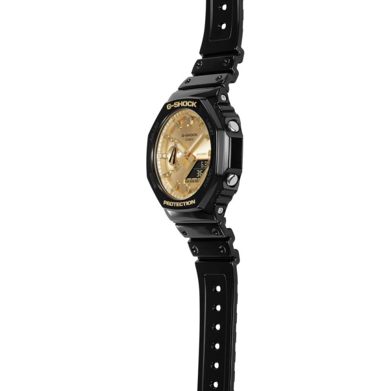 Мужские часы Casio G-SHOCK GA-2100GB-1A с водозащитой 20 ATM и золотистым циферблатом