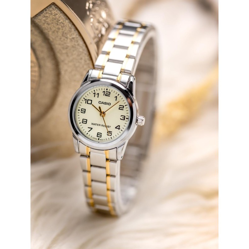 Женские часы Casio LTP-V001SG-9B — классическая модель с минеральным стеклом и стальным браслетом