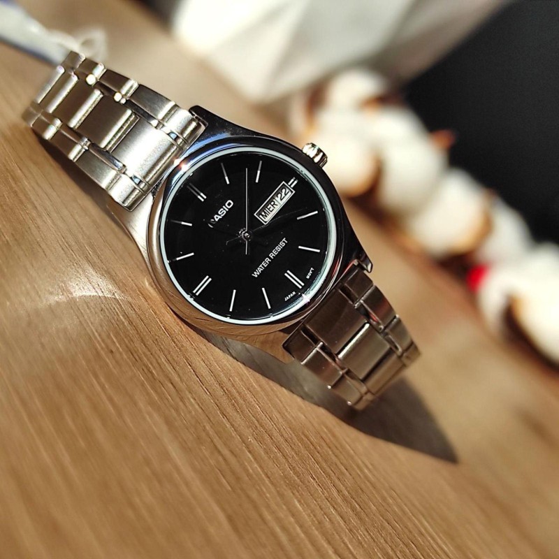 Жіночий годинник Casio LTP-V006D-1B2U — Класична модель з датою та днем тижня