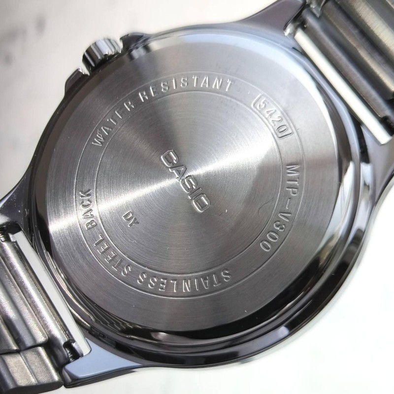 Жіночий годинник Casio LTP-V300D-1A — класична модель з індикацією дати та металевим браслетом