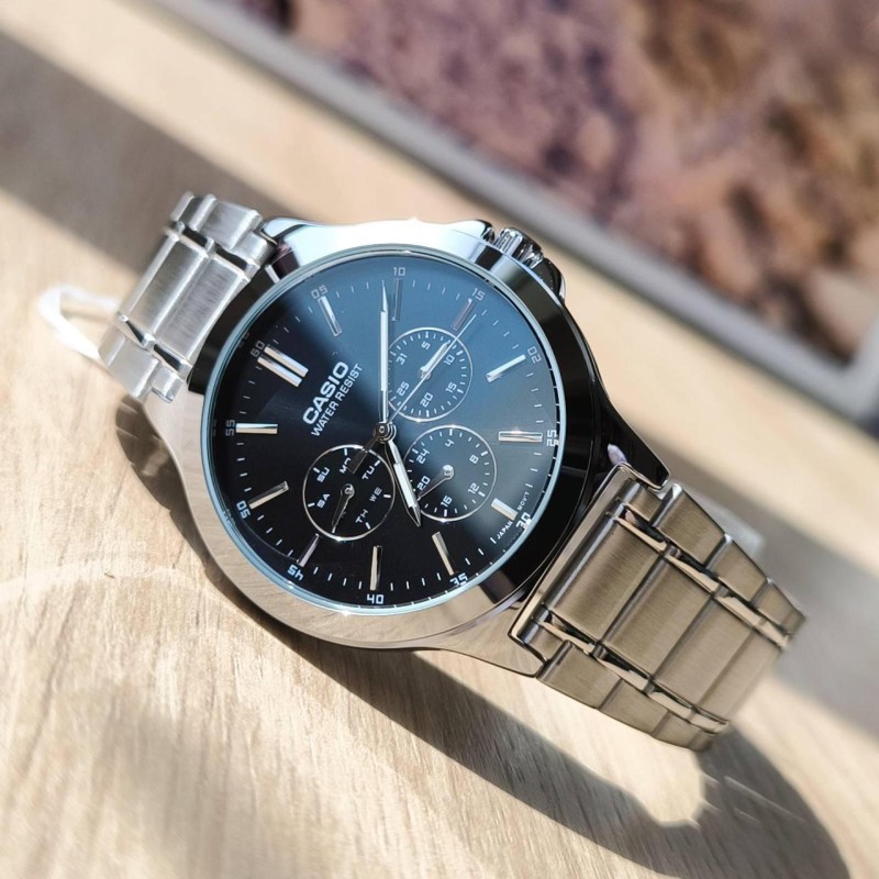 Жіночий годинник Casio LTP-V300D-1A — класична модель з індикацією дати та металевим браслетом