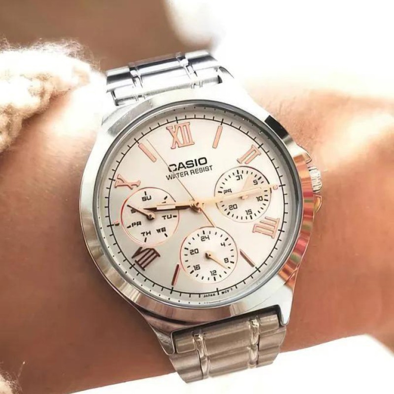 Жіночий годинник Casio LTP-V300D-7A2 з багатофункціональним циферблатом та сталевим браслетом