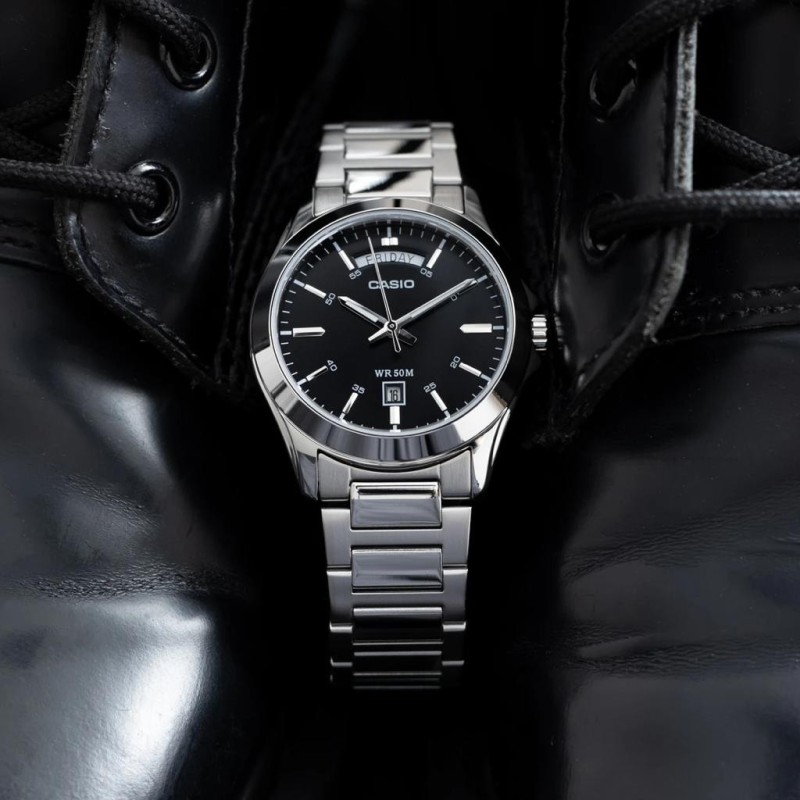 Чоловічий годинник Casio MTP-1370D-1A1 — Класичний сталевий браслет, мінеральне скло, 5 ATM