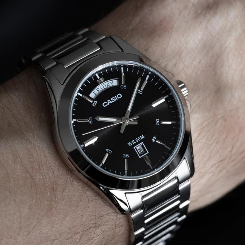 Чоловічий годинник Casio MTP-1370D-1A1 — Класичний сталевий браслет, мінеральне скло, 5 ATM