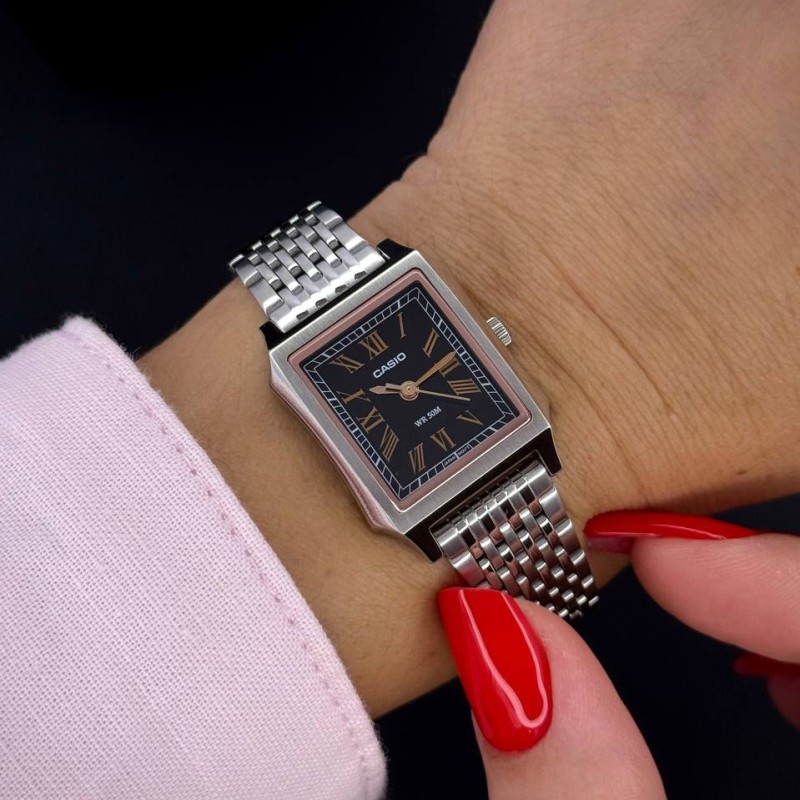 Женские часы Casio LTP-B190D-1B в прямоугольном корпусе из нержавеющей стали