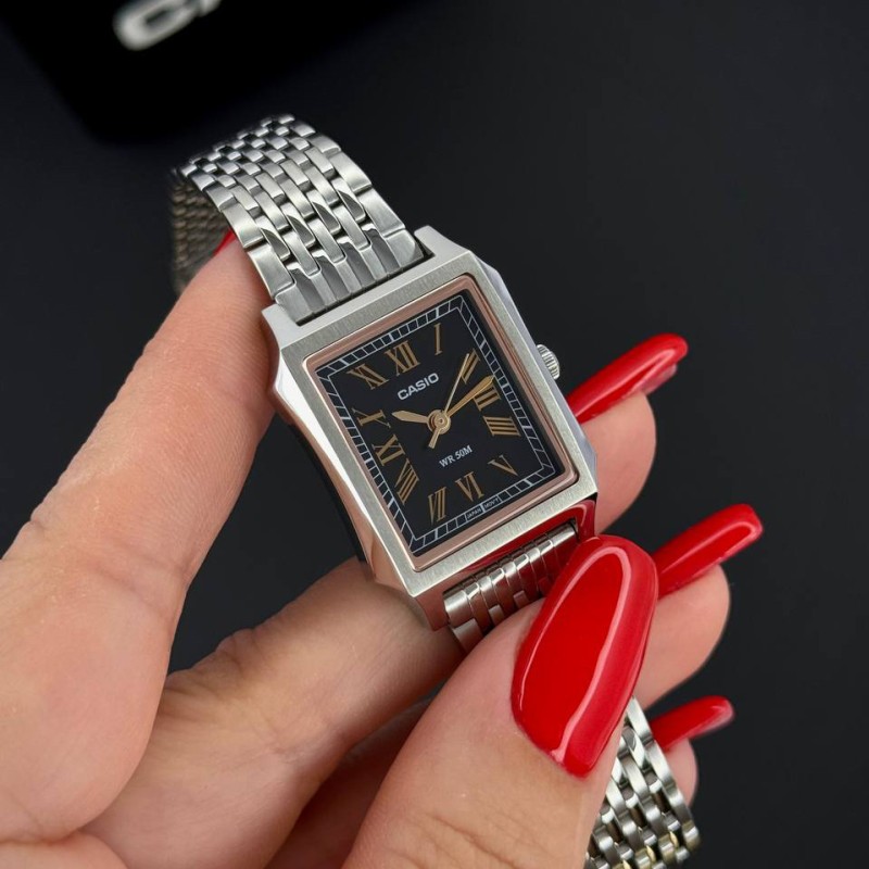 Женские часы Casio LTP-B190D-1B в прямоугольном корпусе из нержавеющей стали