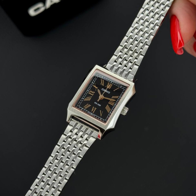 Женские часы Casio LTP-B190D-1B в прямоугольном корпусе из нержавеющей стали