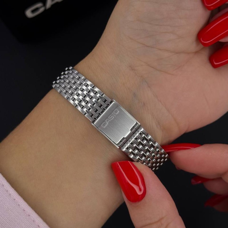 Женские часы Casio LTP-B190L-2B — Классическая модель в прямоугольном корпусе на кожаном ремешке